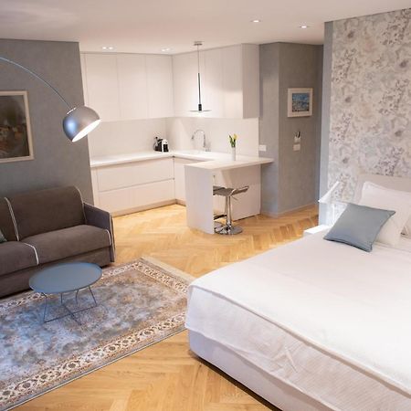 Seven Luxury Suites Tirana Exterior foto