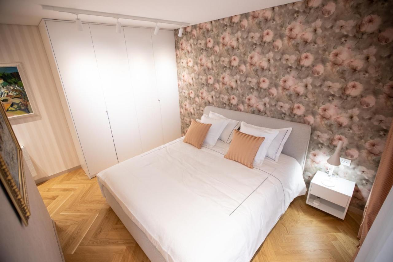 Seven Luxury Suites Tirana Exterior foto