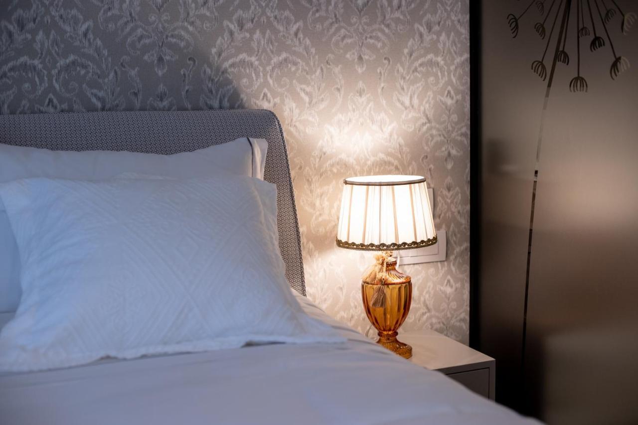 Seven Luxury Suites Tirana Exterior foto